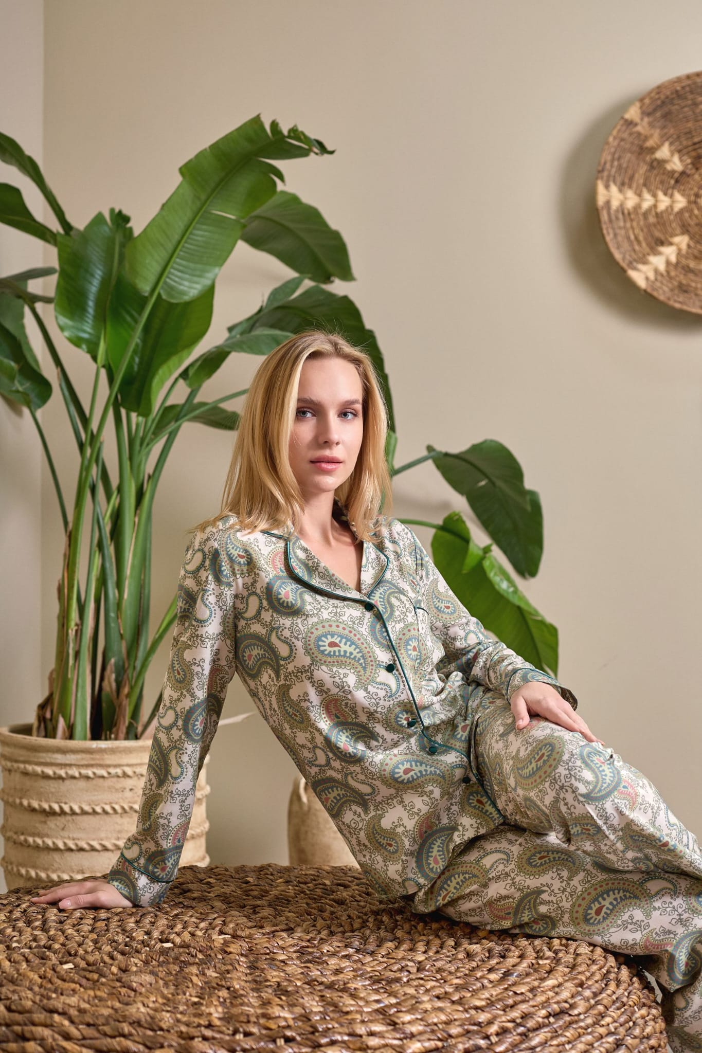 Yeni Sezon Kadın Yeşil Desenli Önden Düğmeli Özel Tasarım Pijama Takımı 1121