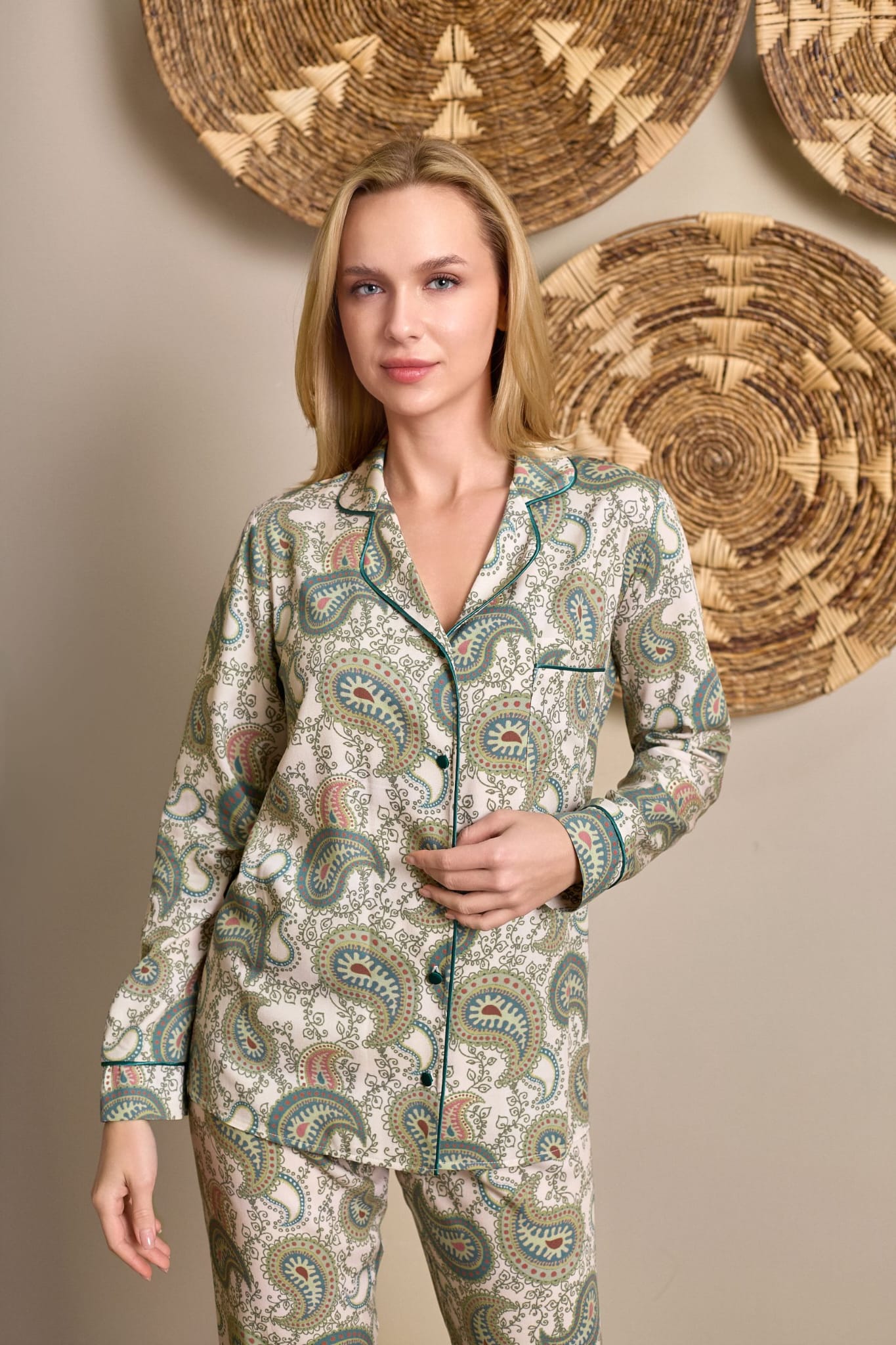 Yeni Sezon Kadın Yeşil Desenli Önden Düğmeli Özel Tasarım Pijama Takımı 1121