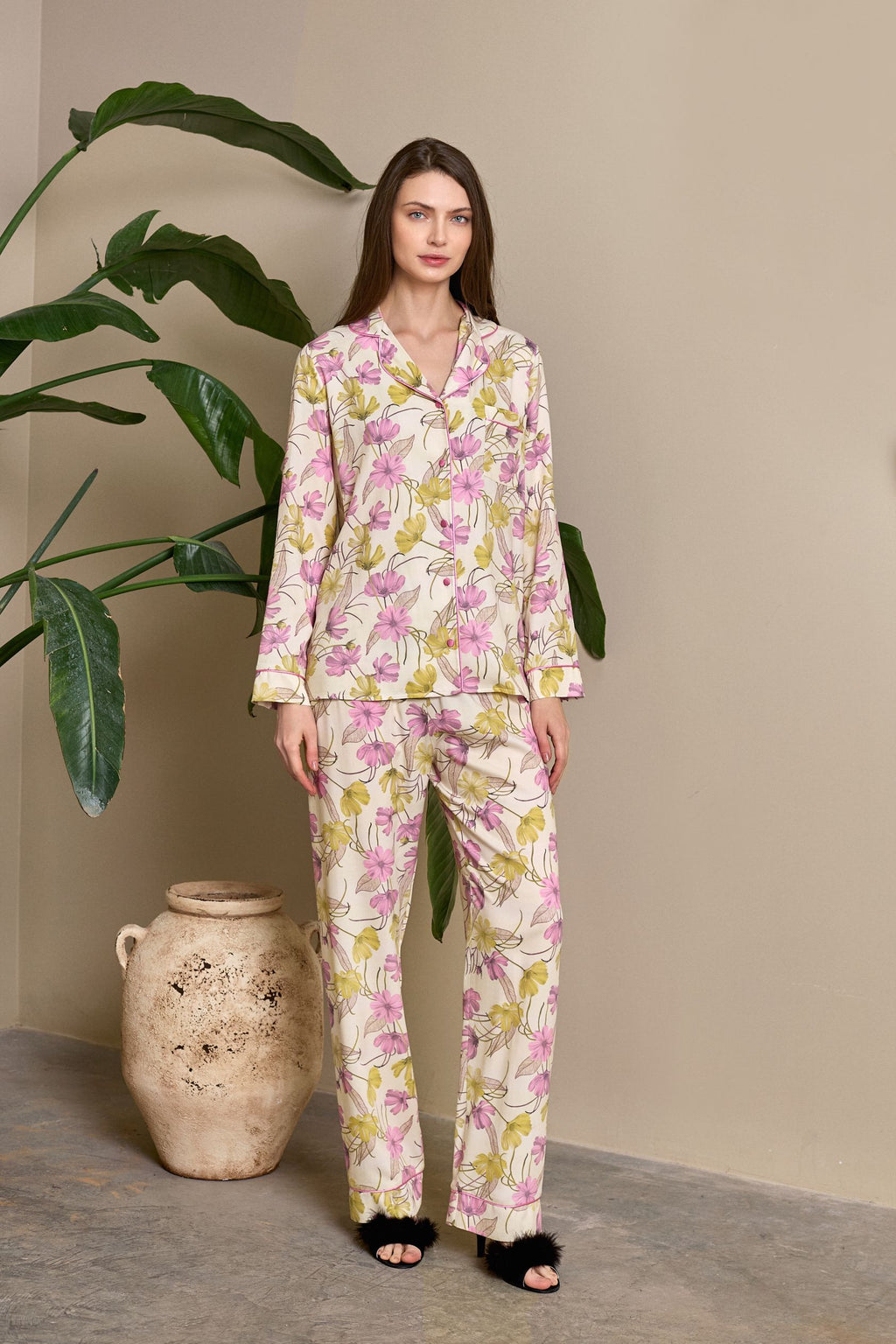 Yeni Sezon Kadın Desenli Uzun Kollu Önden Düğmeli Özel Tasarım Pijama Takımı 1133