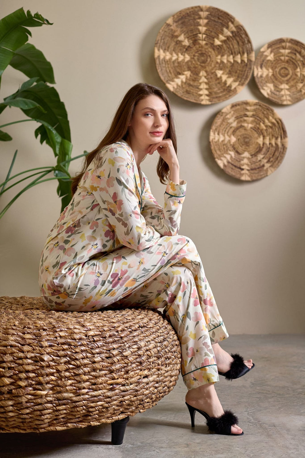 Yeni Sezon Kadın Ekru Desenli Önden Düğmeli Özel Tasarım Pijama Takımı 1134