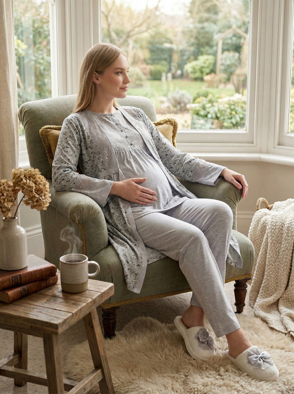 Yeni Sezon Gri Yazlık Desenli Dantelli Hamile Lohusa Sabahlıklı Pijama Takımı Seti - 3470
