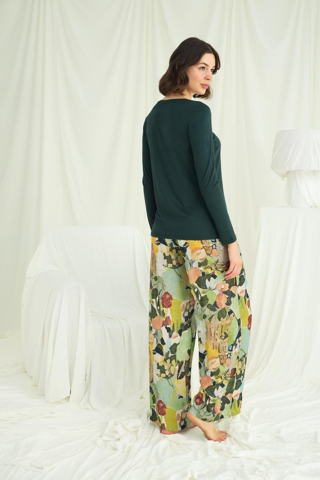 Kadın Koyu Yeşil Botanik Desenli Özel Tasarım Uzun Kollu Pijama Takımı - 24132