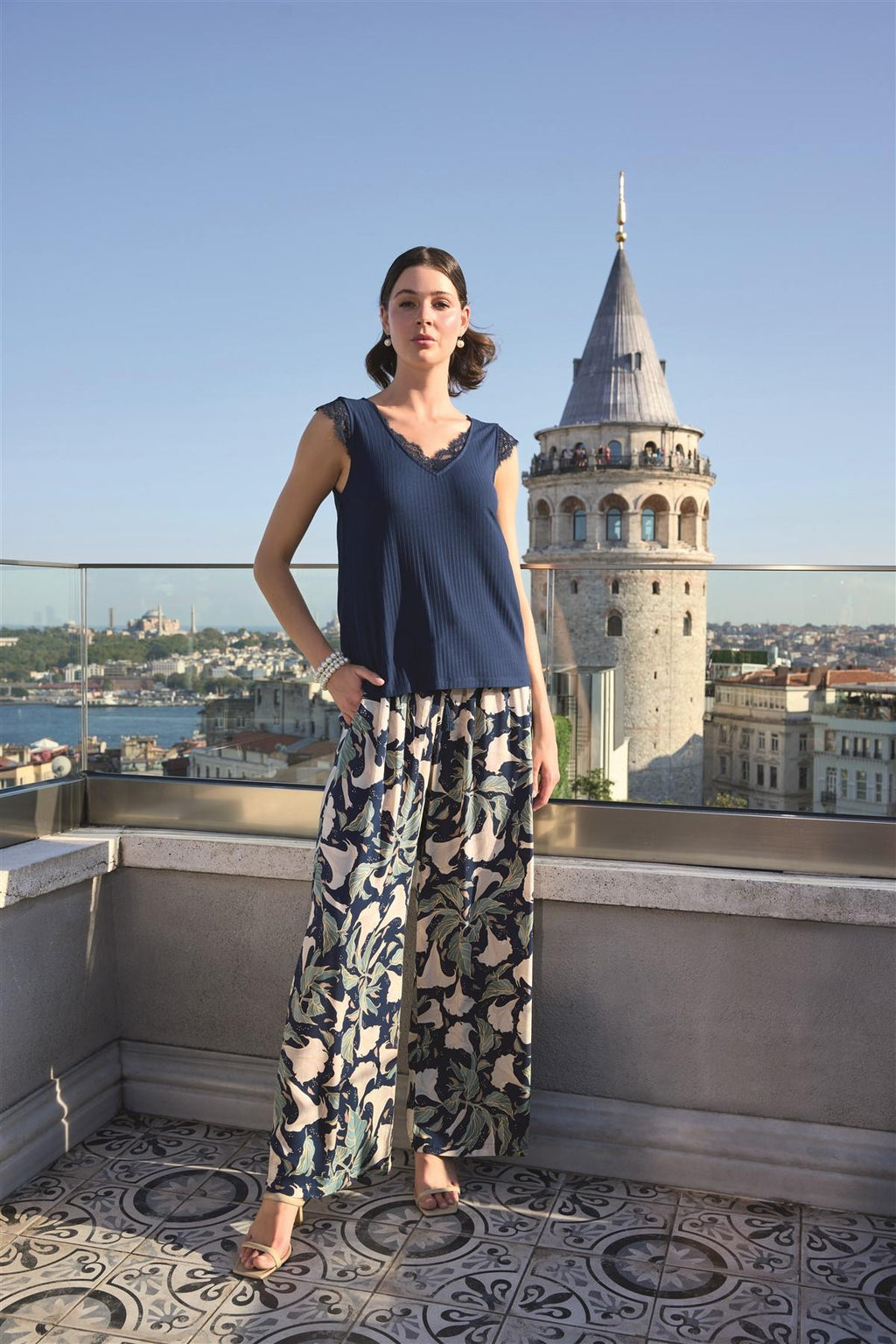 Kadın Lacivert Yaprak Desenli Dantel Detaylı 3 Parça Pijama Takımı - 24143