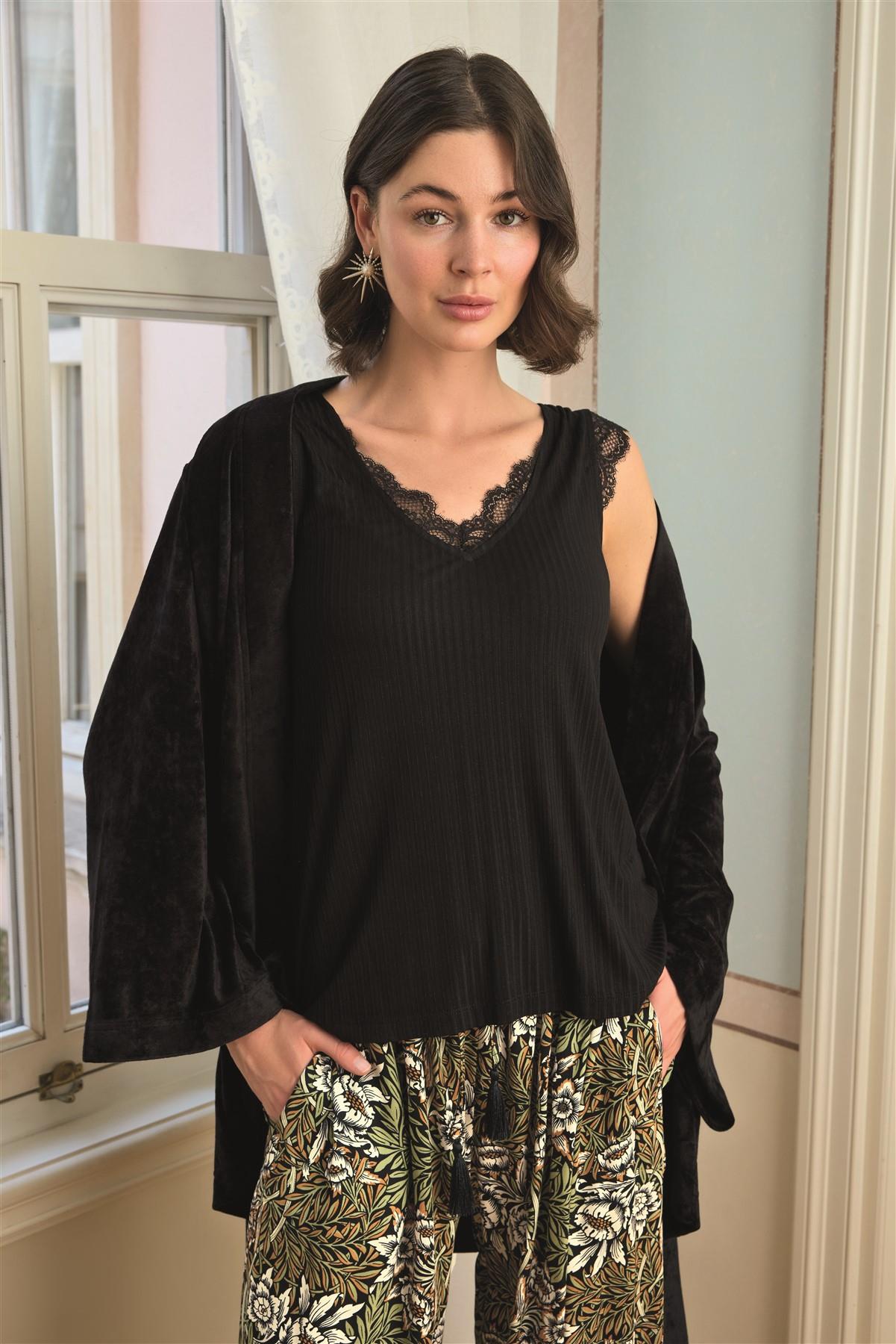 Kadın Siyah Yaprak Desenli Dantel Detaylı 3 Parça Pijama Takımı - 24148