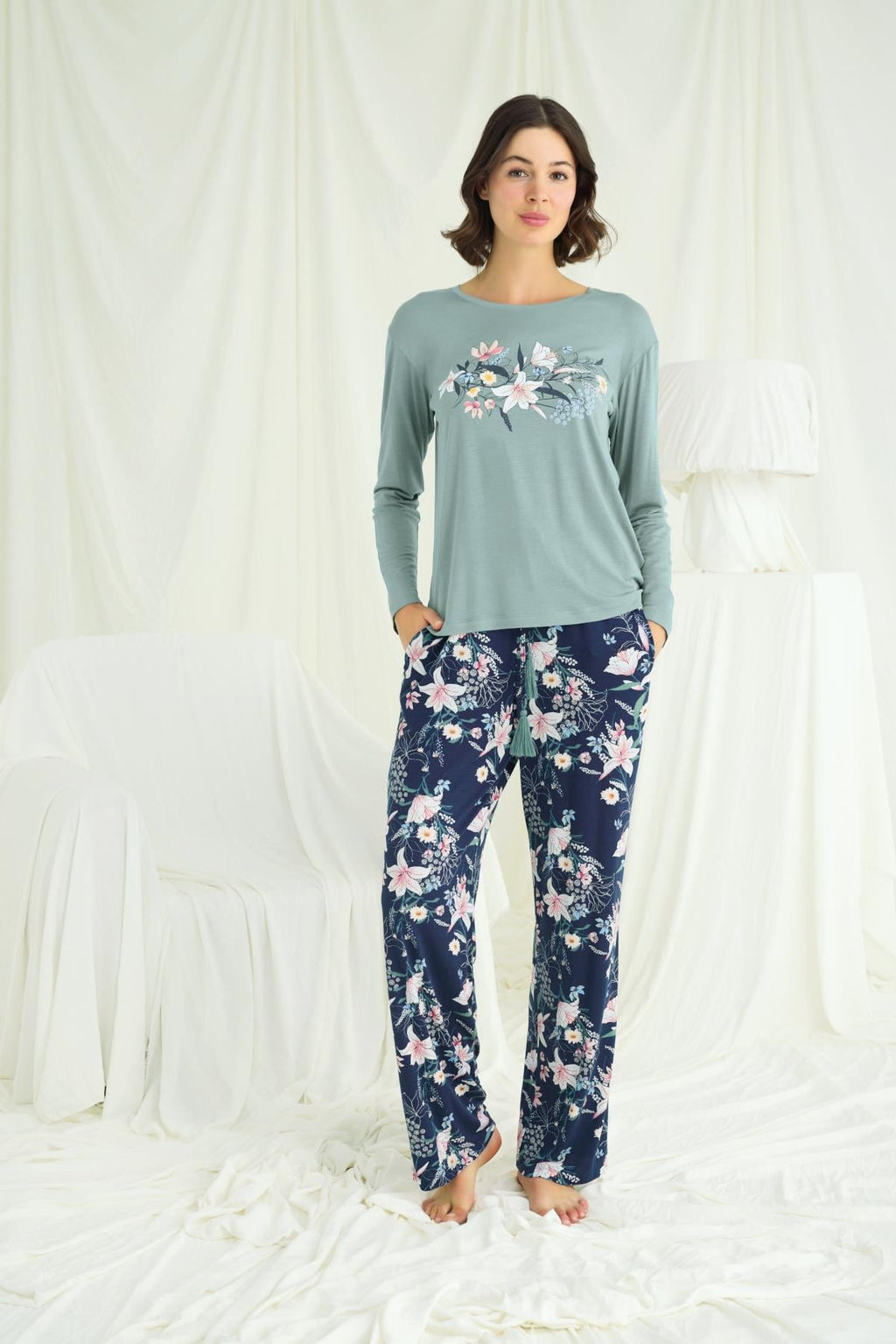 Kadın Yeşil Botanik Desenli Özel Tasarım Uzun Kollu Pijama Takımı - 24133