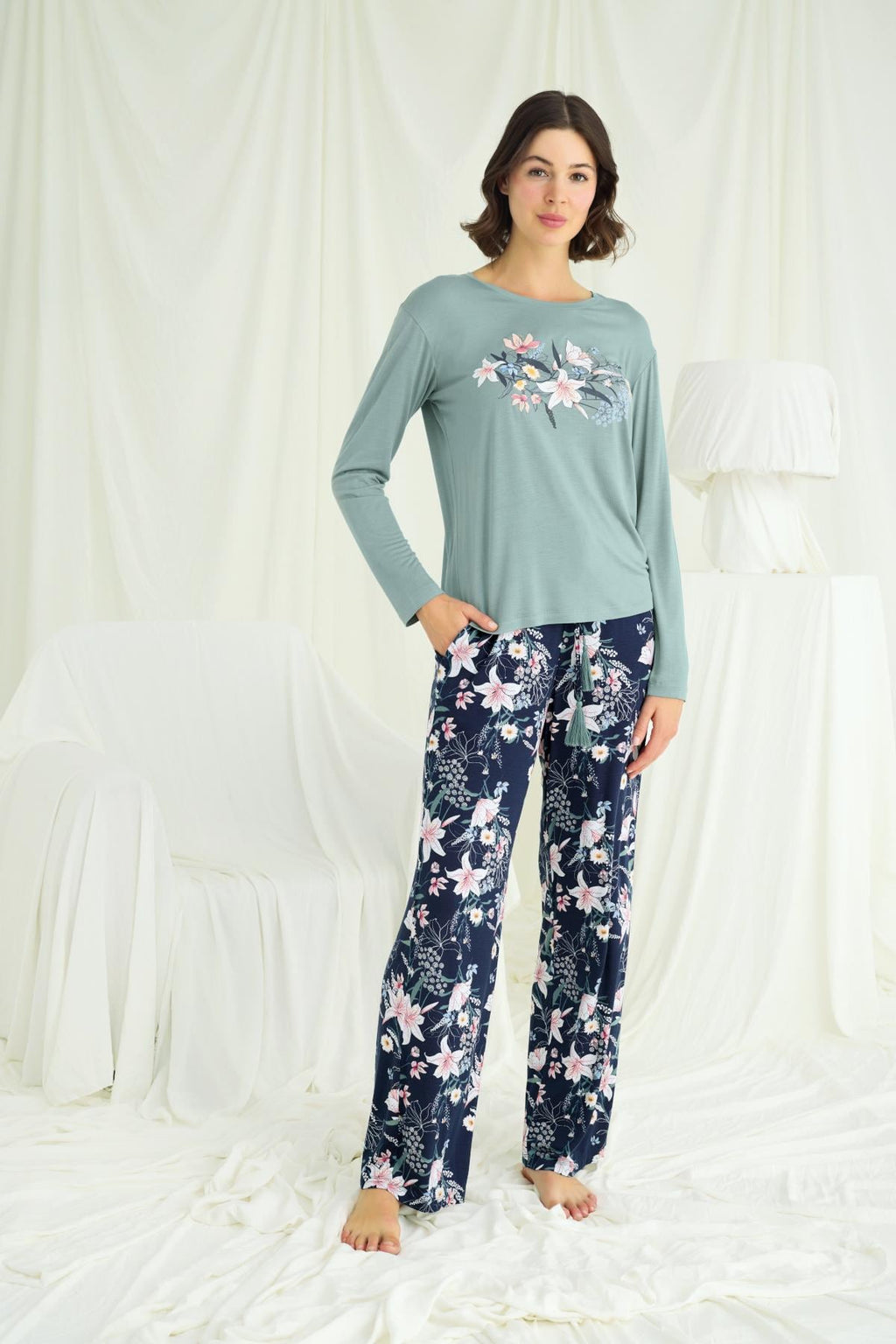 Kadın Yeşil Botanik Desenli Özel Tasarım Uzun Kollu Pijama Takımı - 24133