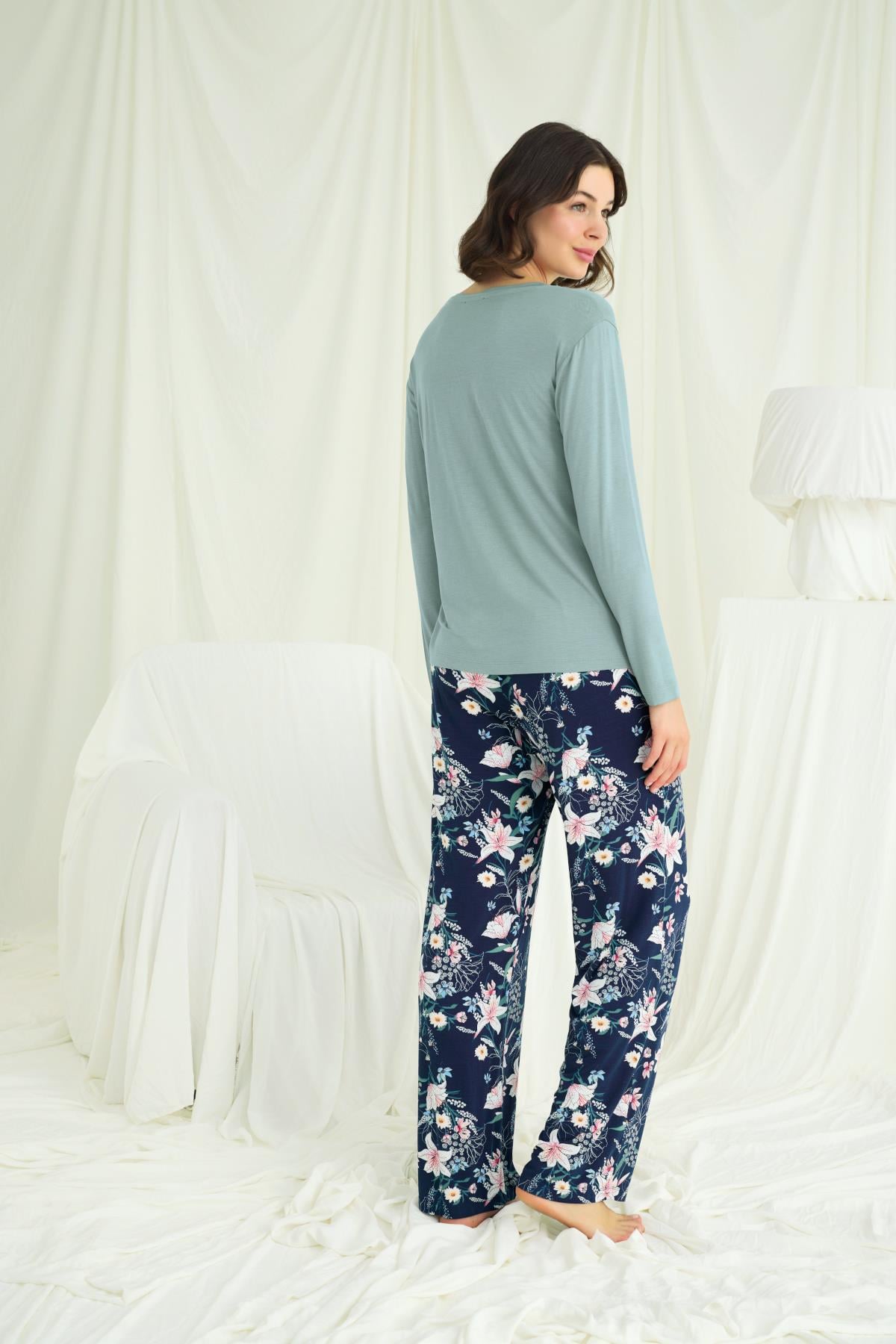 Kadın Yeşil Botanik Desenli Özel Tasarım Uzun Kollu Pijama Takımı - 24133