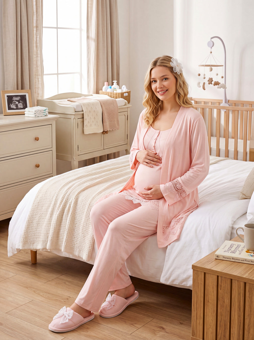 Yeni Sezon Pudra İp Askılı Dantel Detaylı Özel Tasarım %100 Pamuk Emzirme Özellikli Hamile Lohusa Sabahlıklı Pijama Takımı Seti M6405