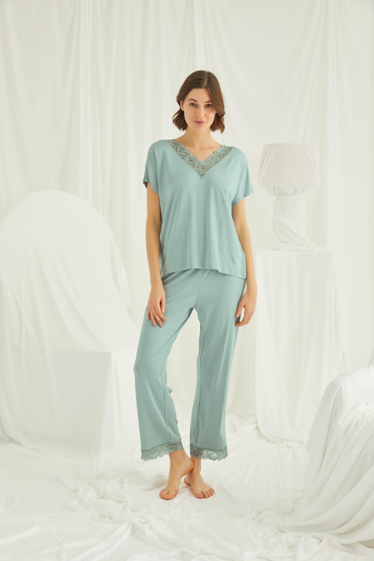 Yeni Sezon Kadın Açık Yeşil Dantel Detaylı Özel Tasarım Pijama Takımı - 18465