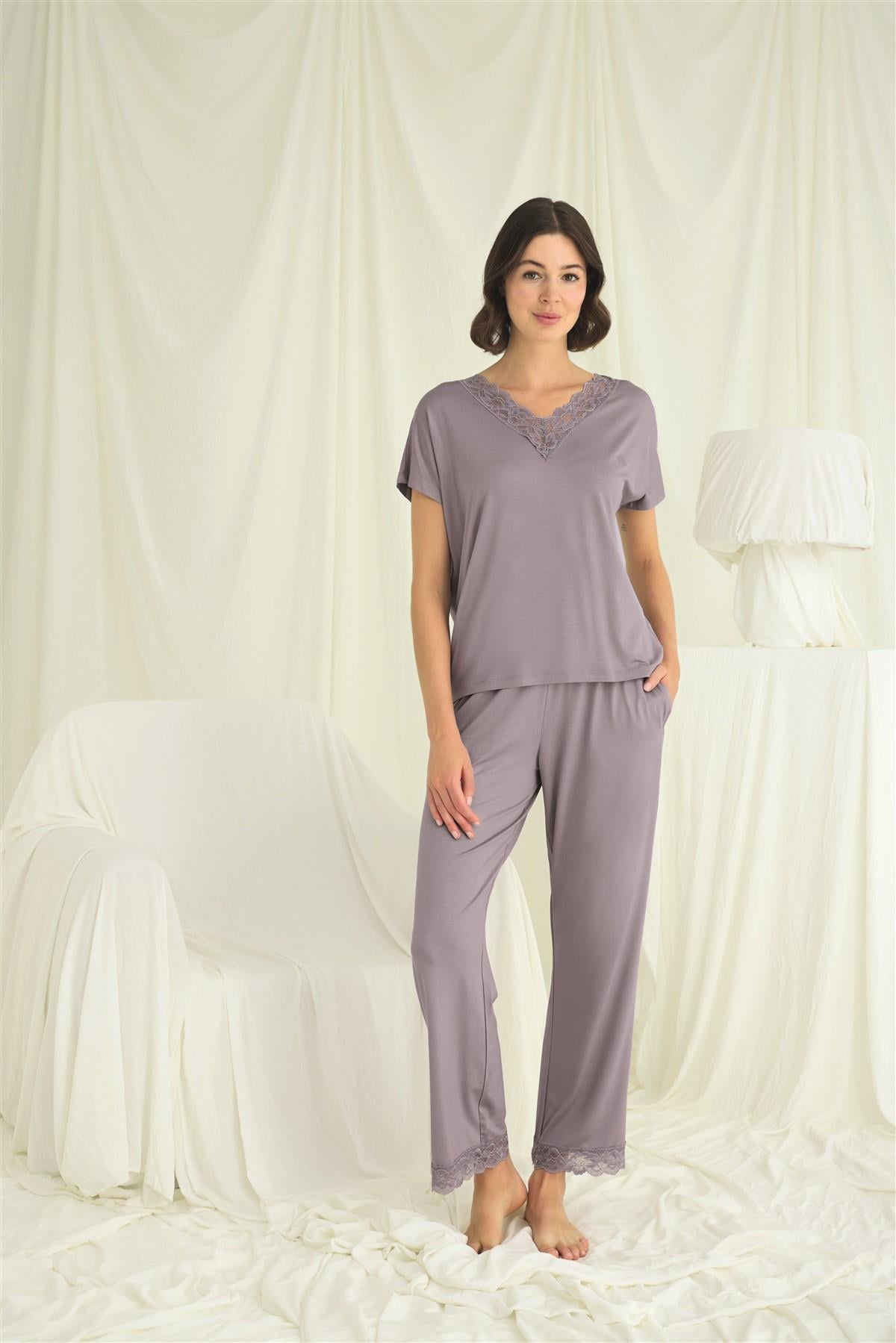 Yeni Sezon Kadın Gri Dantel Detaylı Özel Tasarım Pijama Takımı - 18638