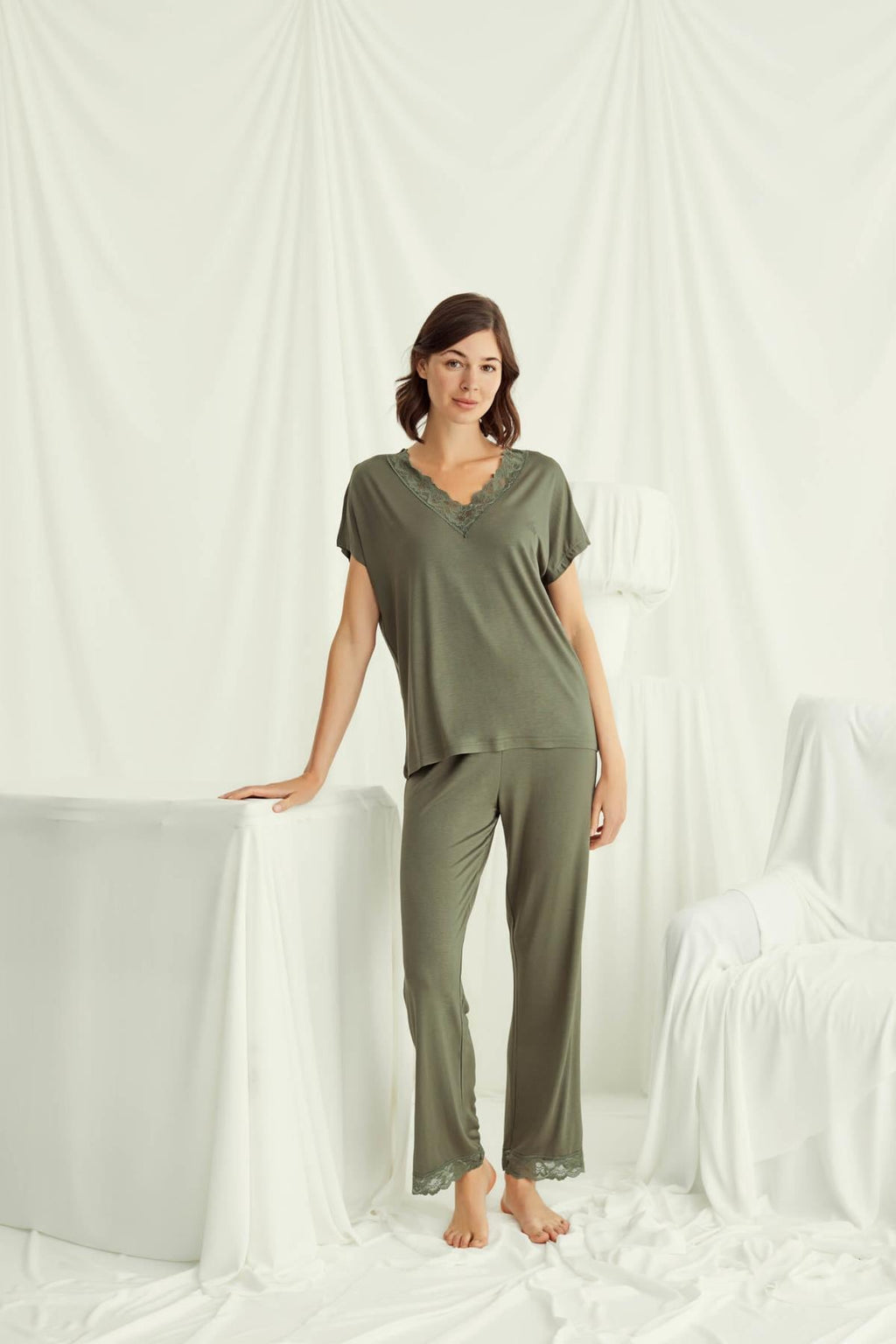 Yeni Sezon Kadın Haki Dantel Detaylı Özel Tasarım Pijama Takımı - 18488