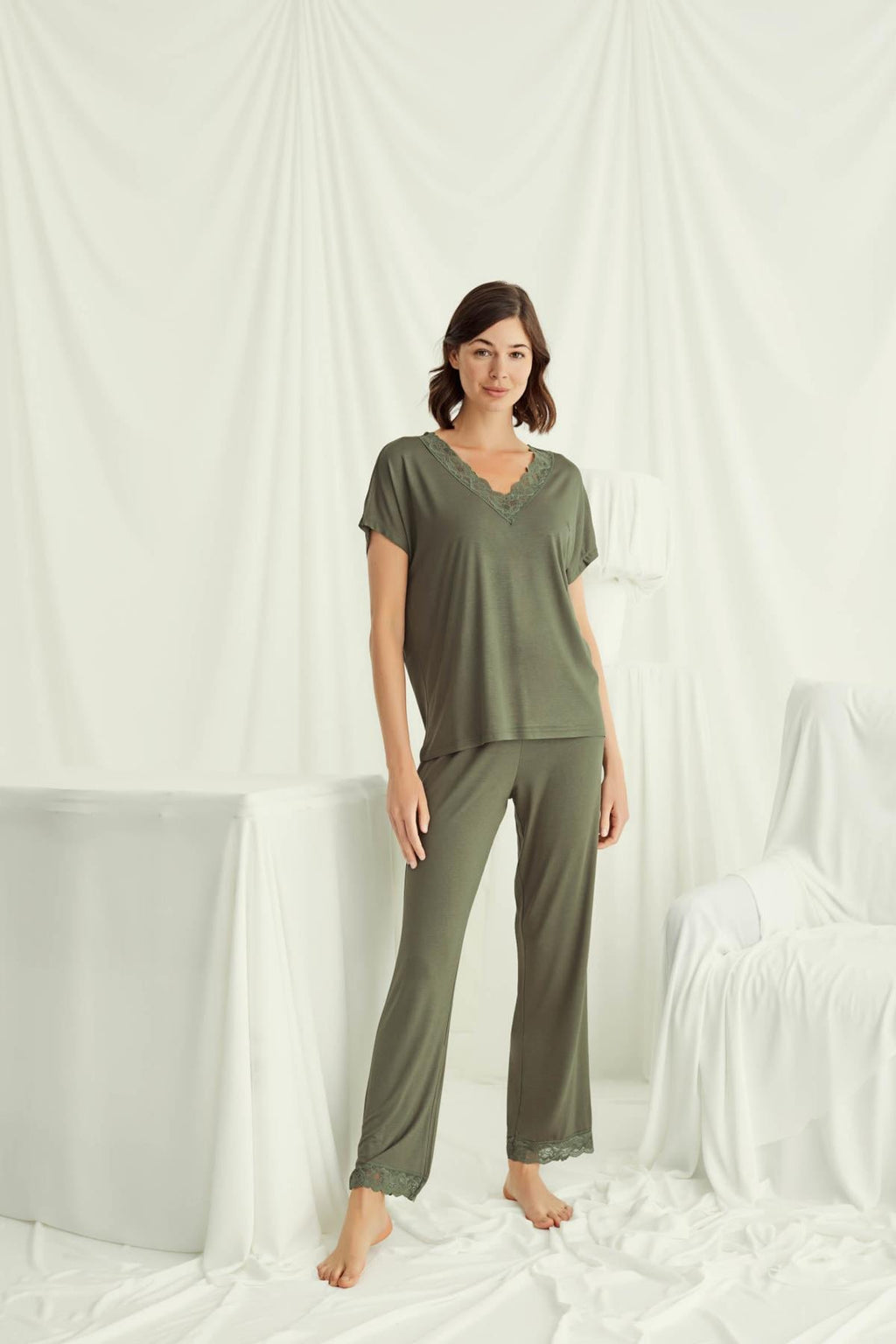 Yeni Sezon Kadın Haki Dantel Detaylı Özel Tasarım Pijama Takımı - 18488