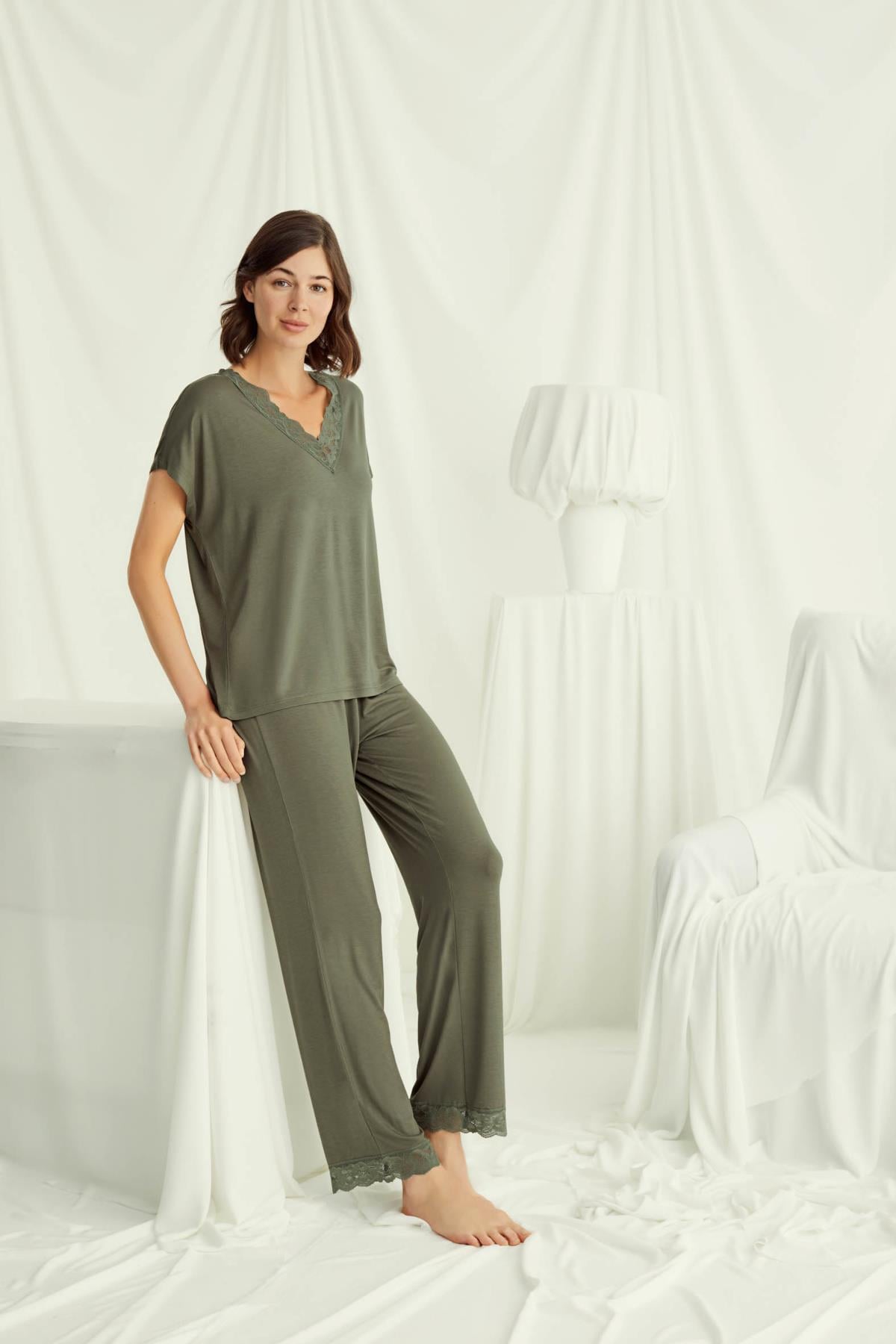 Yeni Sezon Kadın Haki Dantel Detaylı Özel Tasarım Pijama Takımı - 18488