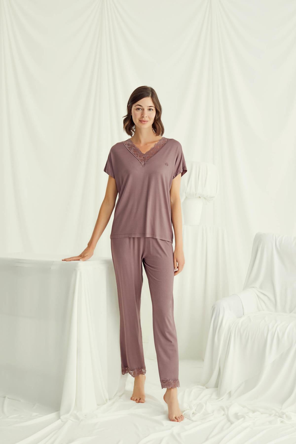 Yeni Sezon Kadın Kahve Dantel Detaylı Özel Tasarım Pijama Takımı - 18512