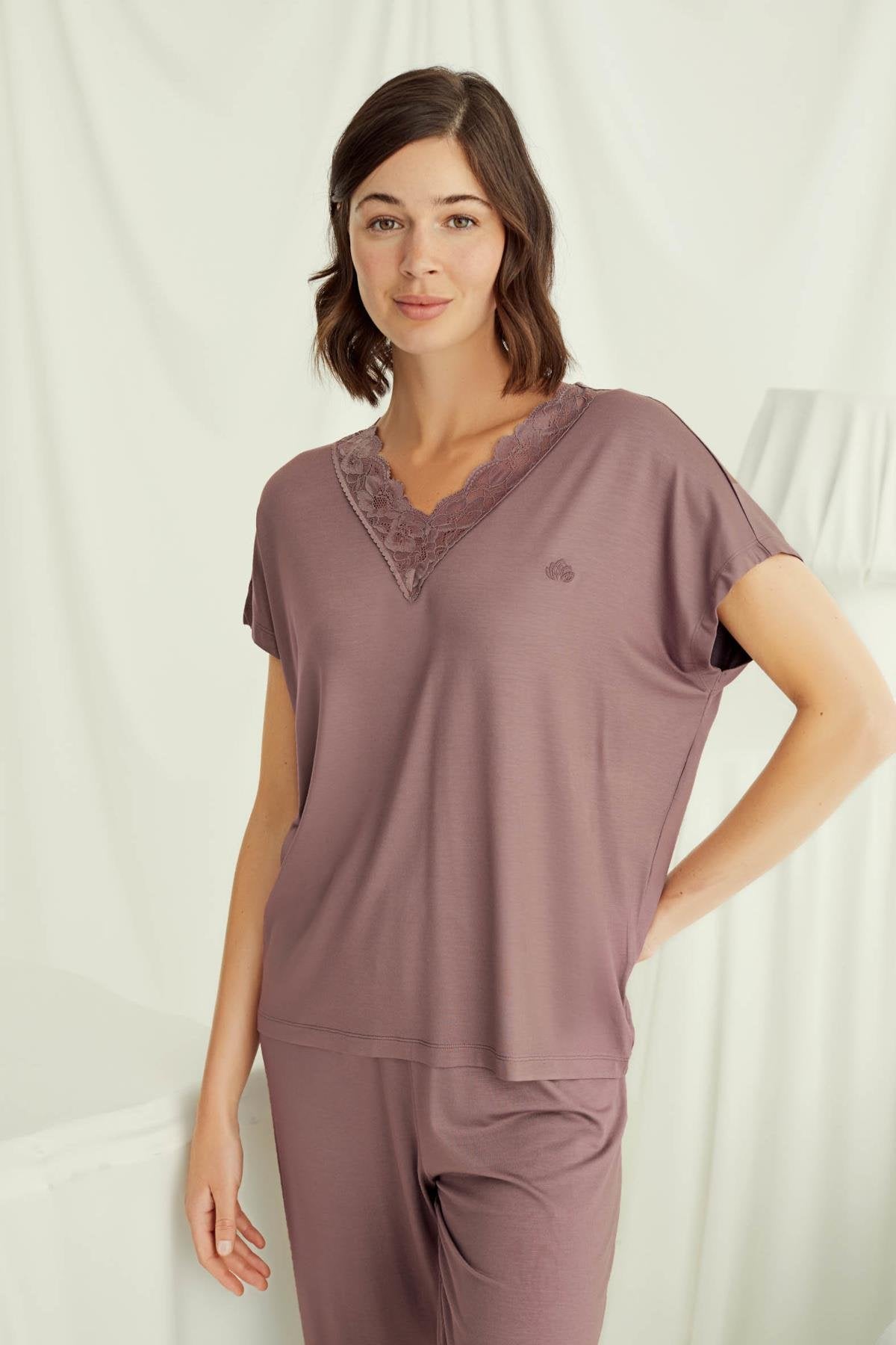 Yeni Sezon Kadın Kahve Dantel Detaylı Özel Tasarım Pijama Takımı - 18512