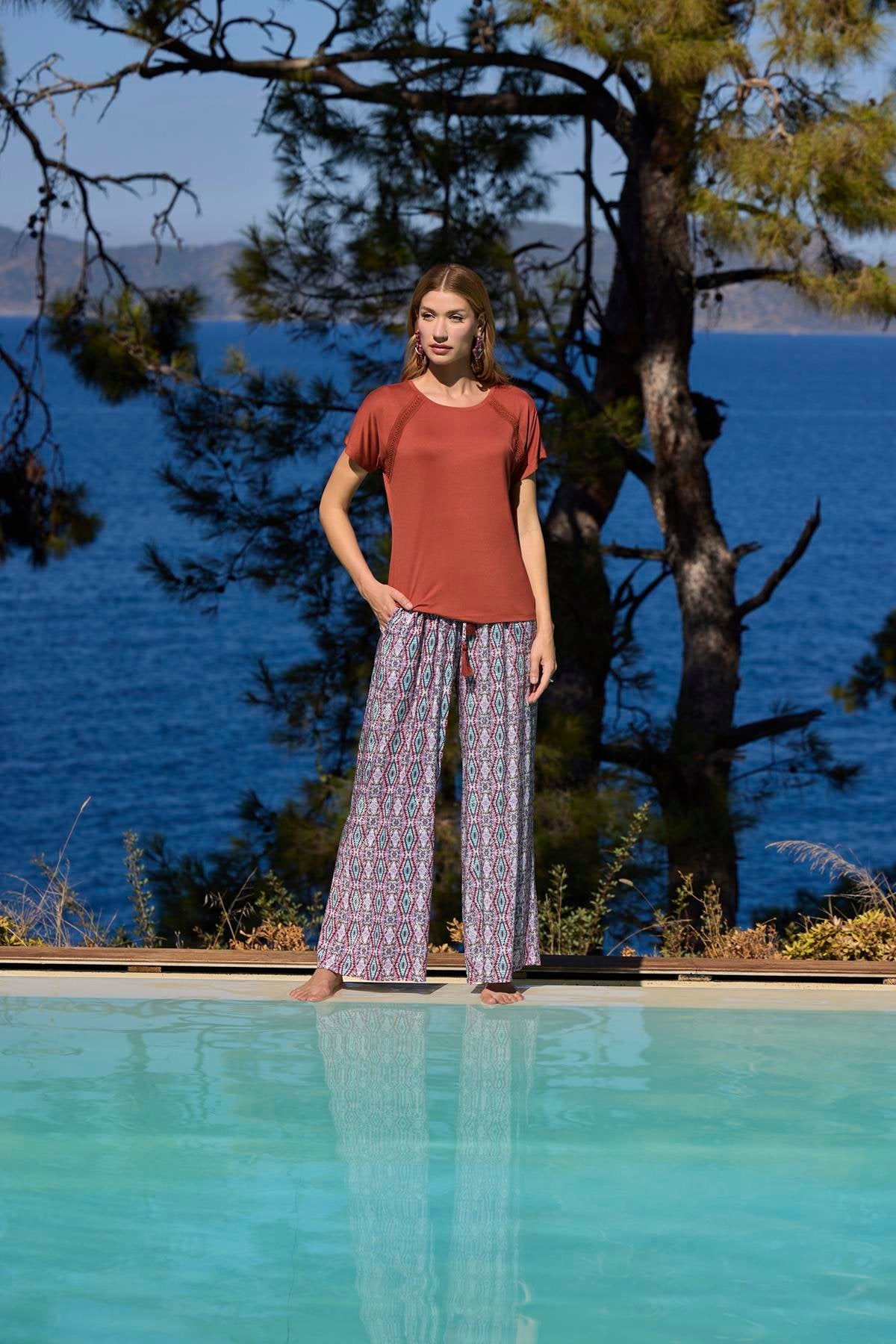 Yeni Sezon Kadın Kiremit Etnik Desenli Bisiklet Yaka Özel Tasarım Kısa Kollu Pijama Takımı - 25024