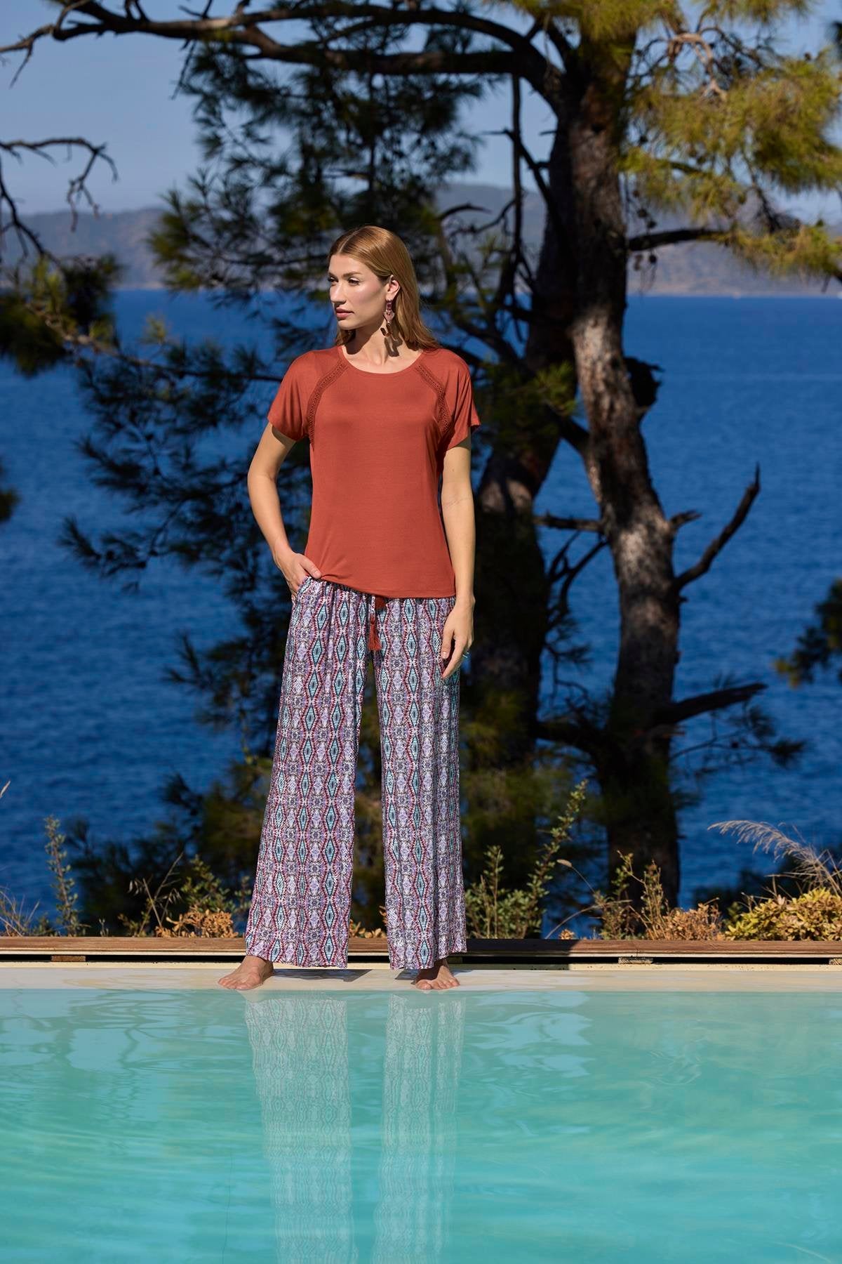 Yeni Sezon Kadın Kiremit Etnik Desenli Bisiklet Yaka Özel Tasarım Kısa Kollu Pijama Takımı - 25024