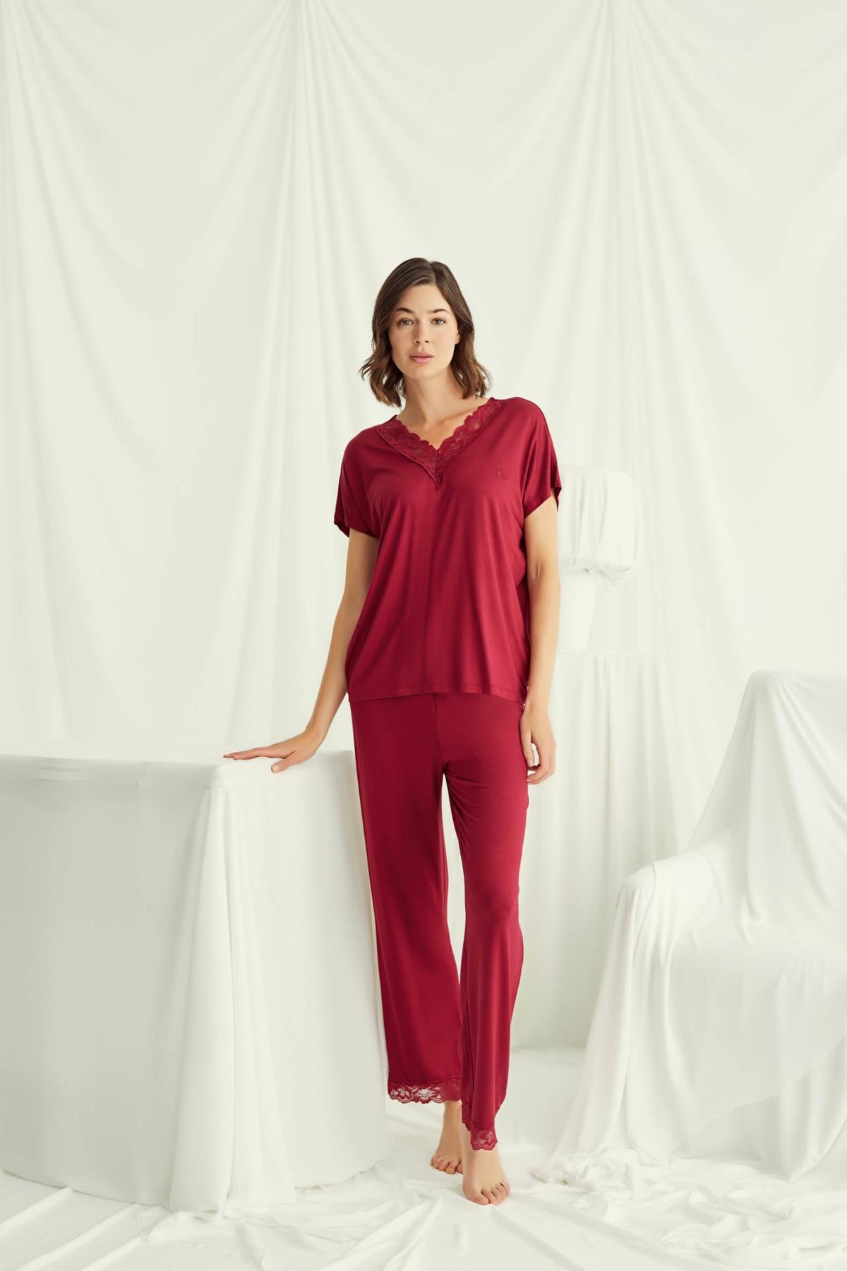 Yeni Sezon Kadın Kırmızı Dantel Detaylı Özel Tasarım Pijama Takımı - 18495