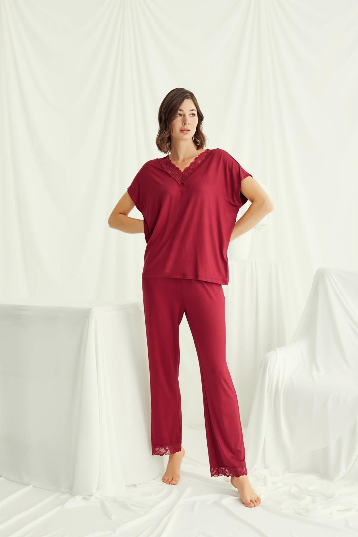 Yeni Sezon Kadın Kırmızı Dantel Detaylı Özel Tasarım Pijama Takımı - 18495