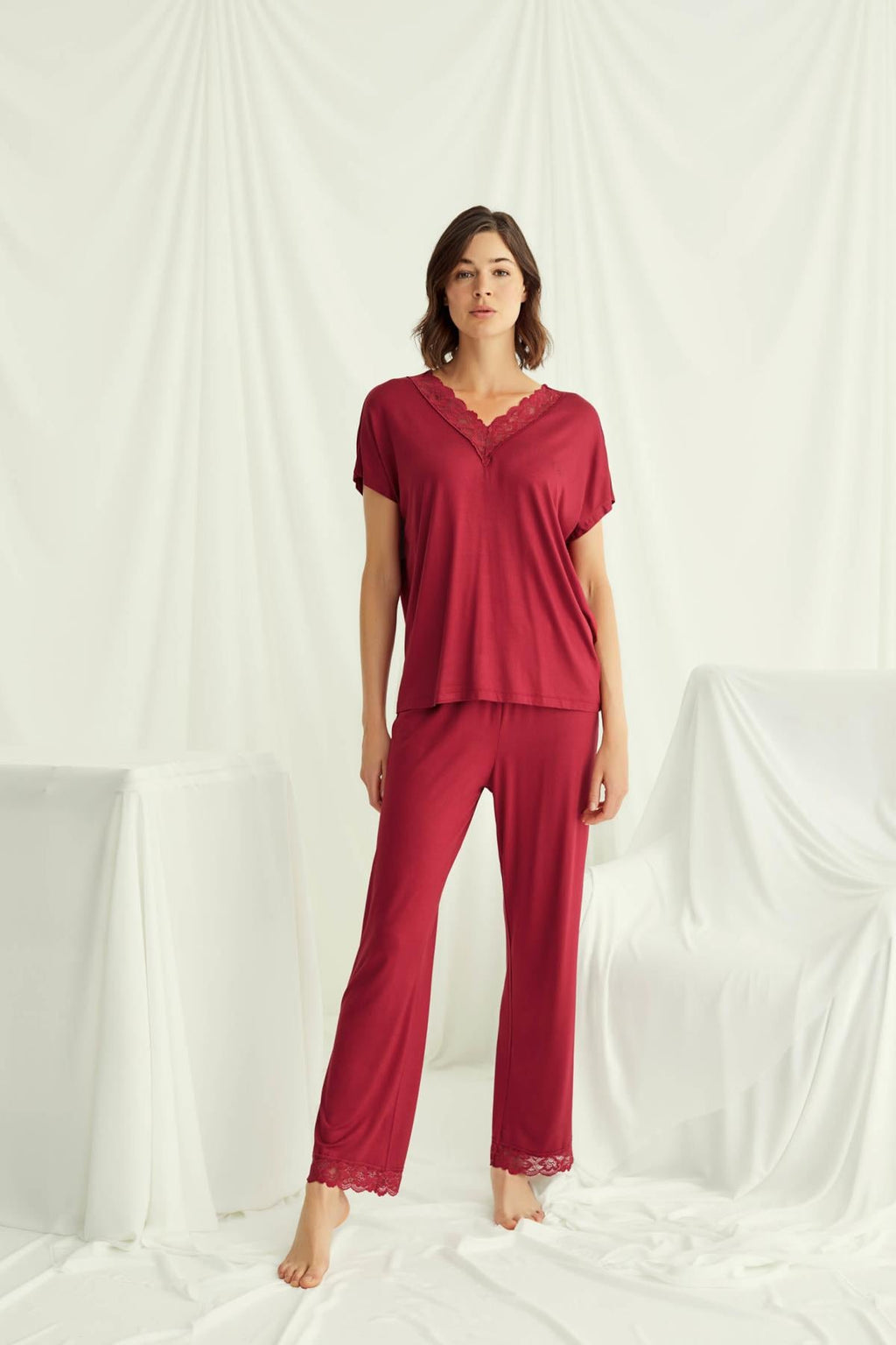 Yeni Sezon Kadın Kırmızı Dantel Detaylı Özel Tasarım Pijama Takımı - 18495