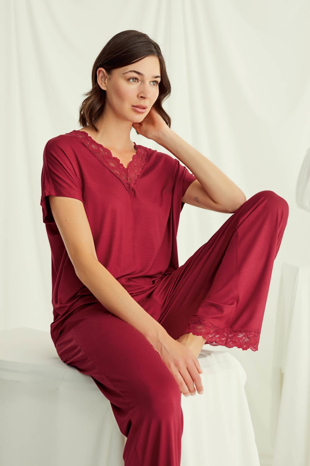 Yeni Sezon Kadın Kırmızı Dantel Detaylı Özel Tasarım Pijama Takımı - 18495