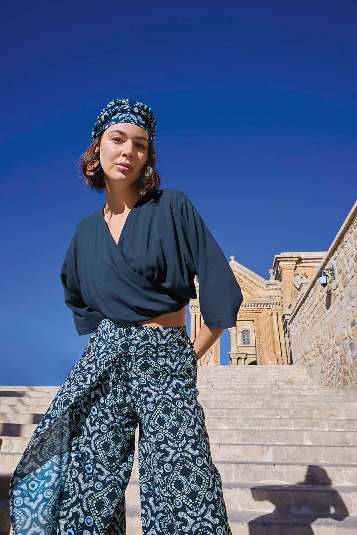 Yeni Sezon Kadın Lacivert Kruvaze Etnik Desenli Özel Tasarım Pijama Takımı - 23016