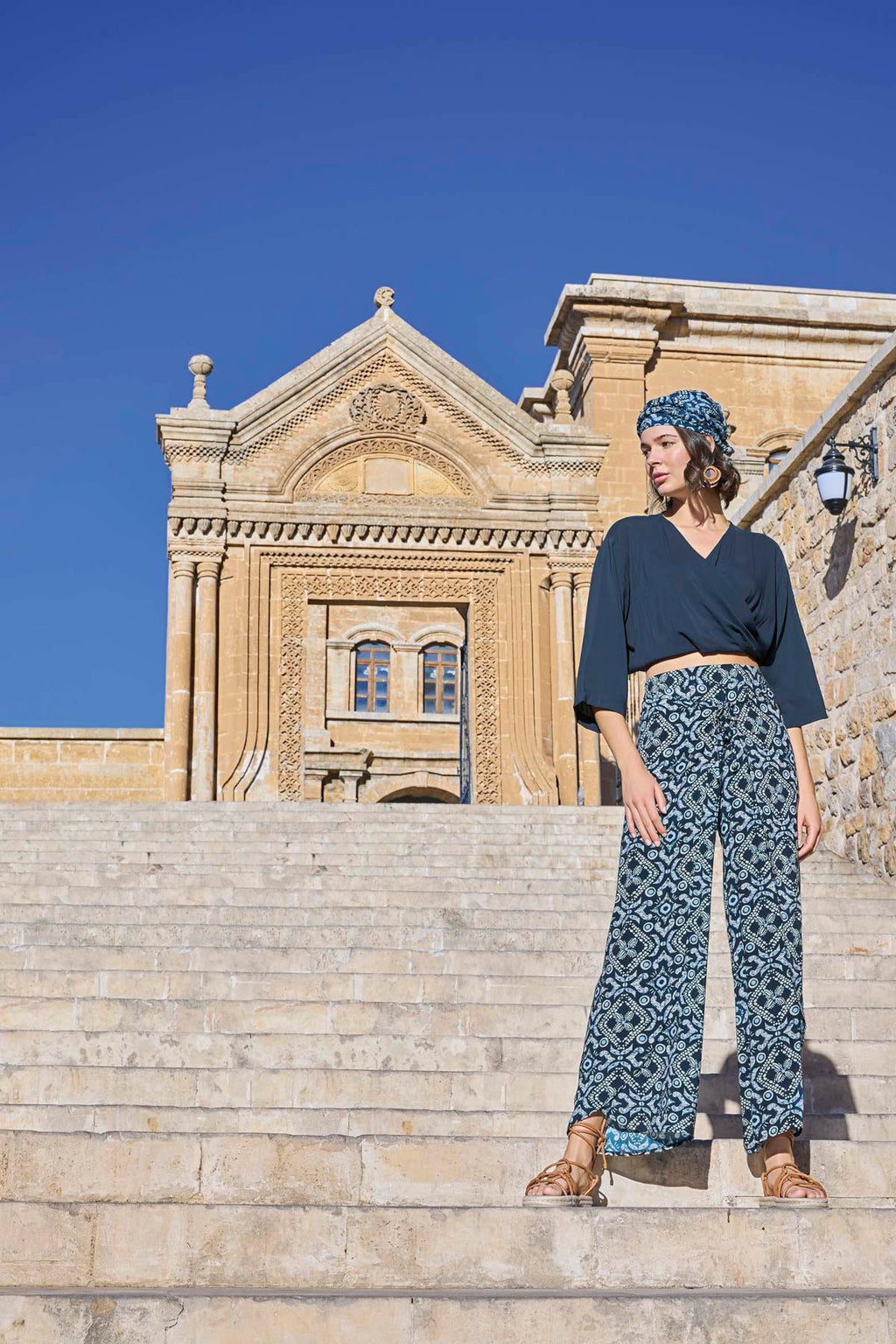 Yeni Sezon Kadın Lacivert Kruvaze Etnik Desenli Özel Tasarım Pijama Takımı - 23016