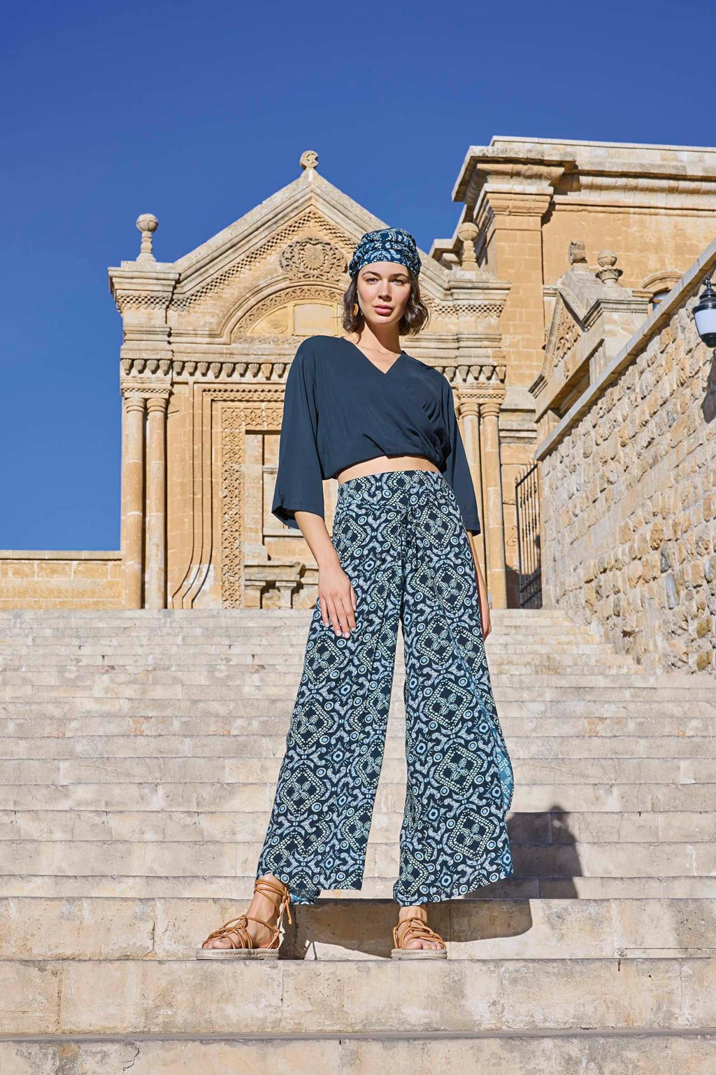 Yeni Sezon Kadın Lacivert Kruvaze Etnik Desenli Özel Tasarım Pijama Takımı - 23016