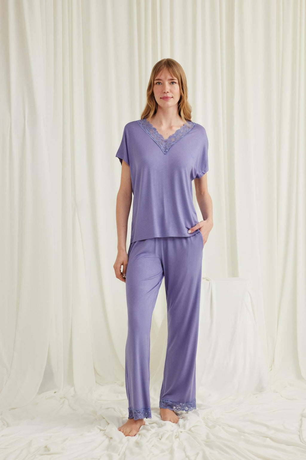 Yeni Sezon Kadın Lila Dantel Detaylı Özel Tasarım Pijama Takımı - 18560