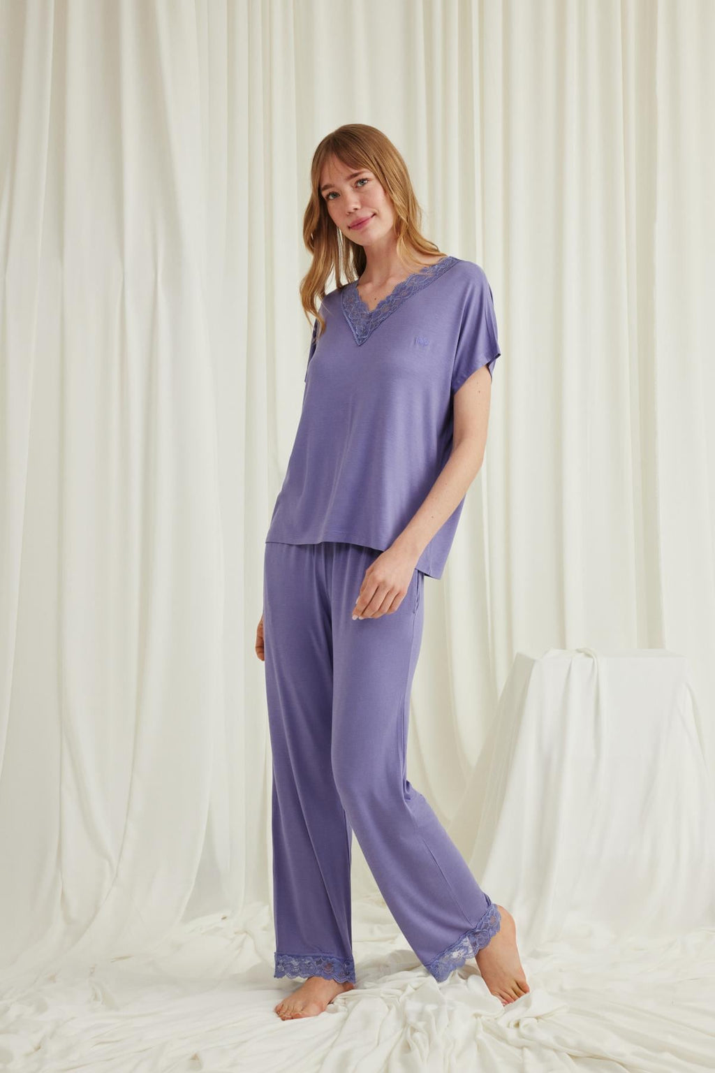 Yeni Sezon Kadın Lila Dantel Detaylı Özel Tasarım Pijama Takımı - 18560