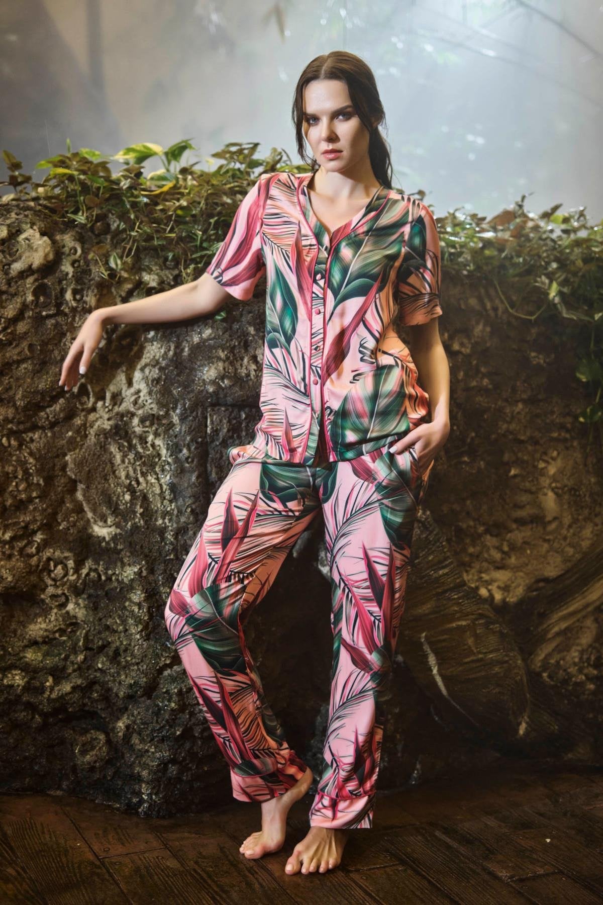 Yeni Sezon Kadın Vişne Tropikal Yaprak Desenli Önden Düğmeli Özel Tasarım Pijama Takımı - 21034