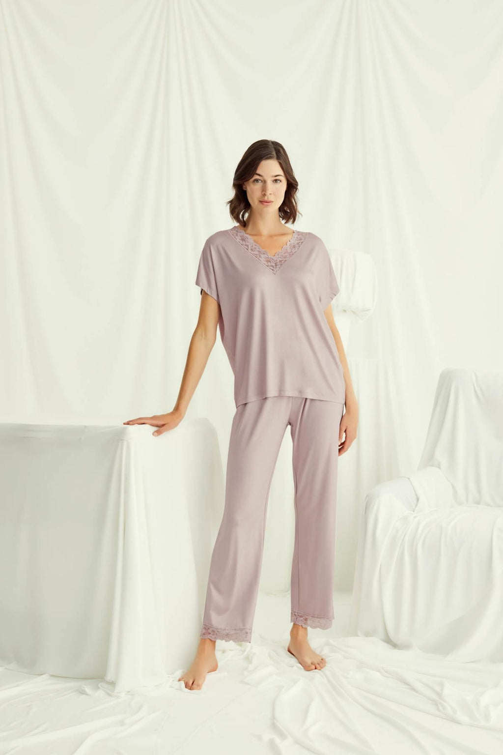 Yeni Sezon Kadın Vizon Dantel Detaylı Özel Tasarım Pijama Takımı - 18486